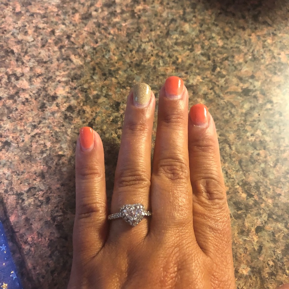 Heart shaped cocktail ring ♥️